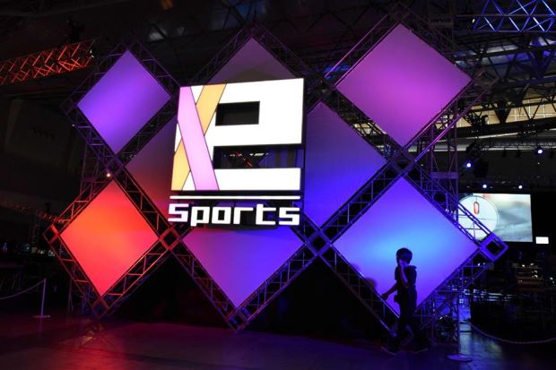 eSports battle for a knockout at Tokyo game show