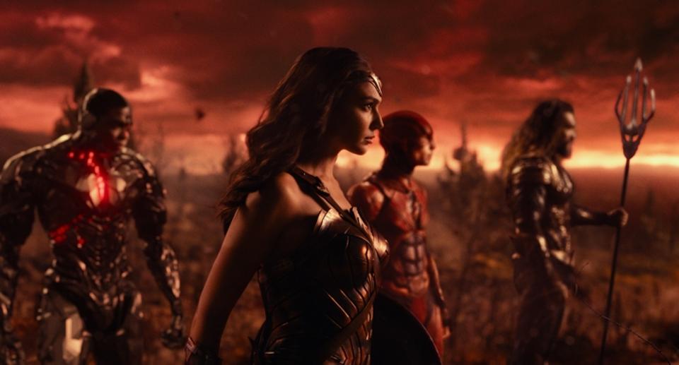 Box Office: As ‘Justice League’ Crosses $320M, Should DC Films Be Saved?