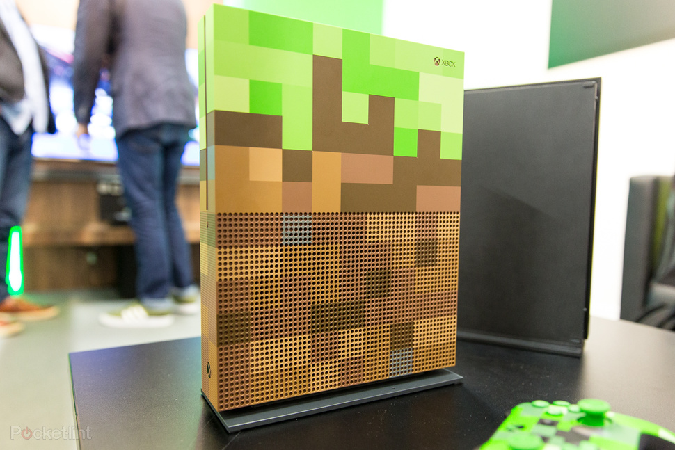 Xbox One S Minecraft Limited Edition Bundle preview: Jeepers Creepers